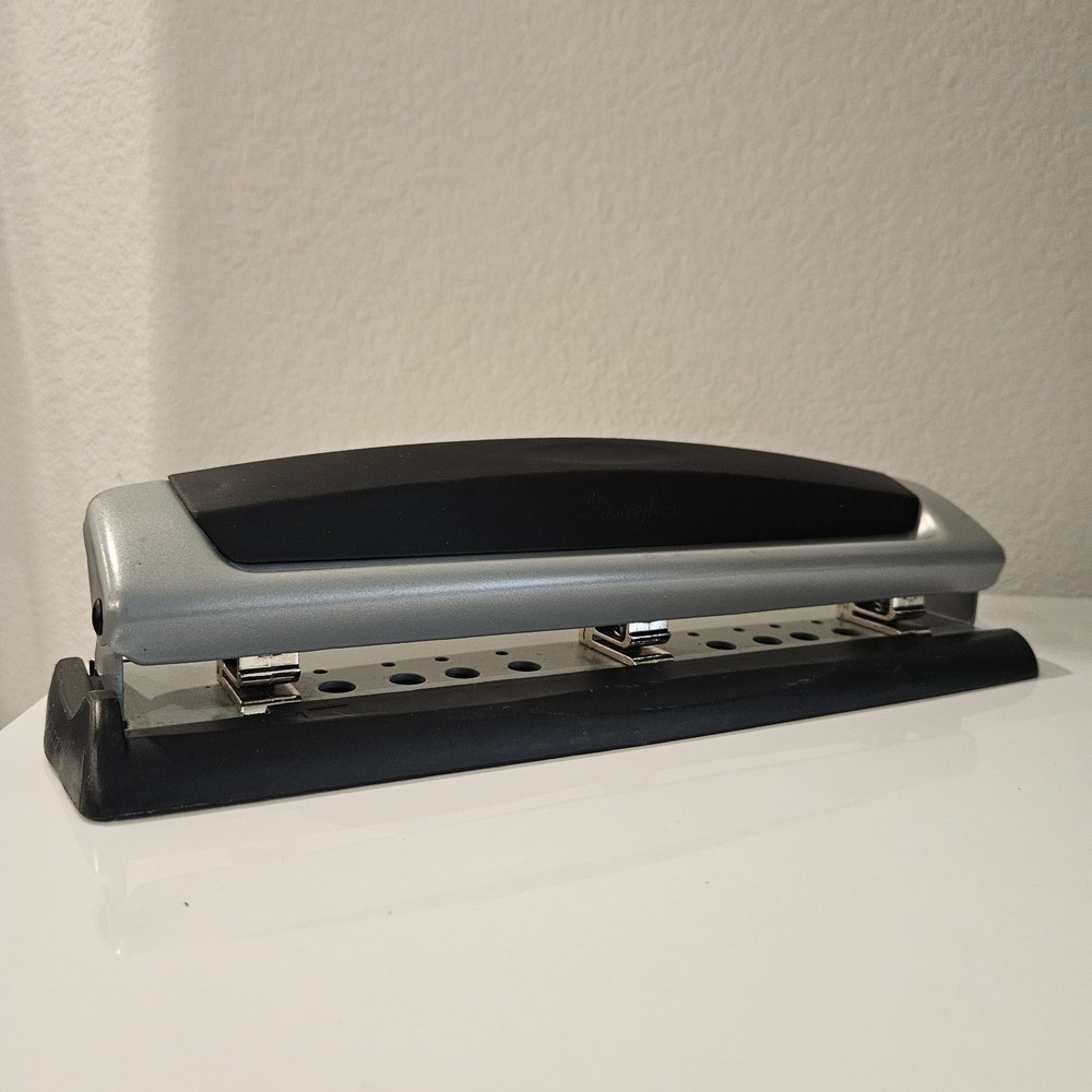 Swingline Acco Brand Heavy Duty Black 3 Hole Punch 74870 Puncher